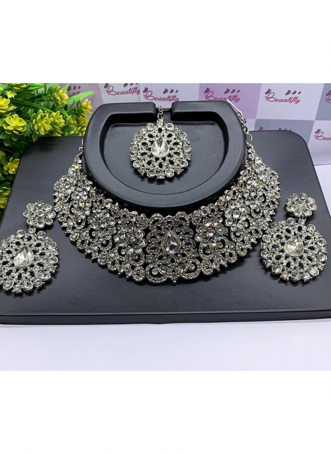 Silver Plated Fancy Necklace Set